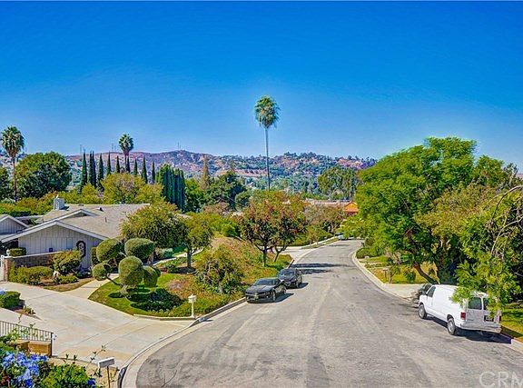 2nd image of 15850 Dodrill Dr