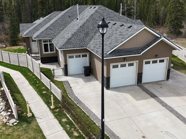 128 N Berry Pl, Hinton, AB T7V 0C1