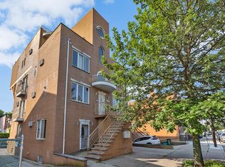 135 28th Ave APT 2A, Brooklyn, NY 11214