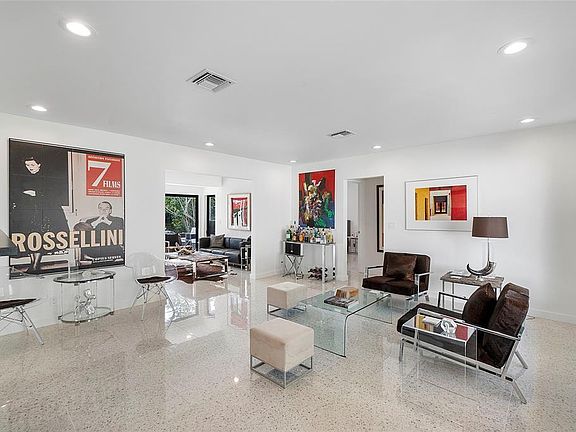 4th image of 450 N Victoria Park Road