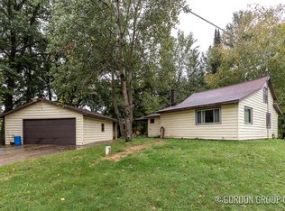 282 Indian Lakes Rd NW, Sparta, MI 49345