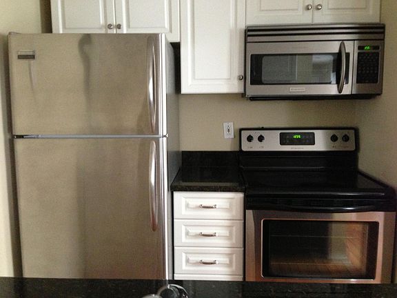 5th image of 1709 Wallace St APT 301