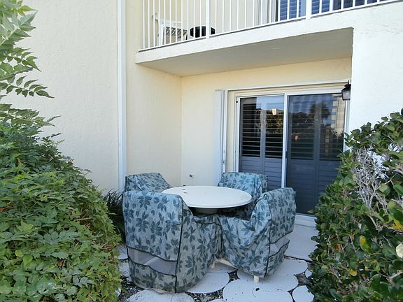 3rd image of 4009 Silver Palm Dr