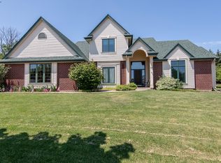 1511 Arapaho Ave, Grafton, WI 53024