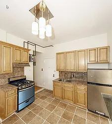 Rented by R New York