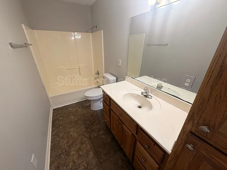 406 Jackson Ave #C — Photo 5