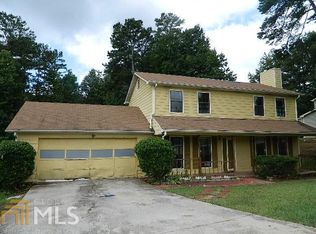 585 Pennylake Ln, Stone Mountain, GA 30087