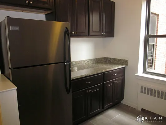 Rented by Kian Realty | media 6
