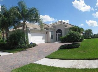 9011 SE La Creek Ct, Hobe Sound, FL 33455
