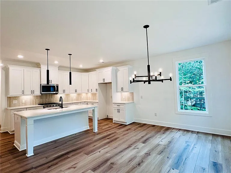 6312 Woodstock Rd — Photo 11