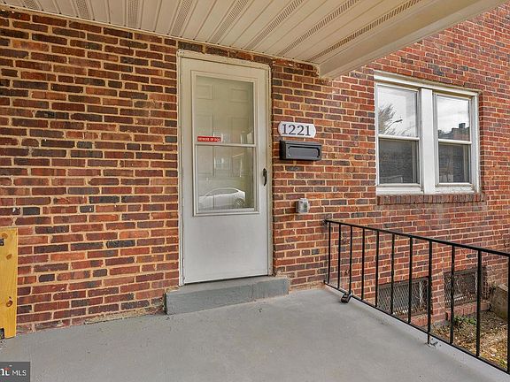 4th image of 1221 Ashburton St