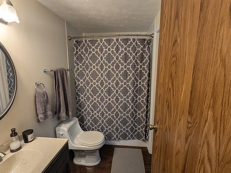 136 Saxonwald Ln — Photo 10