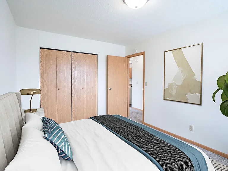 West Fargo, ND Saddlebrook Apartments | 21B | Bedroom