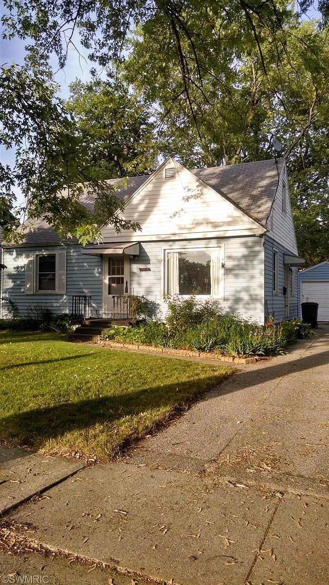 2718 Forest Hills Rd photo 1