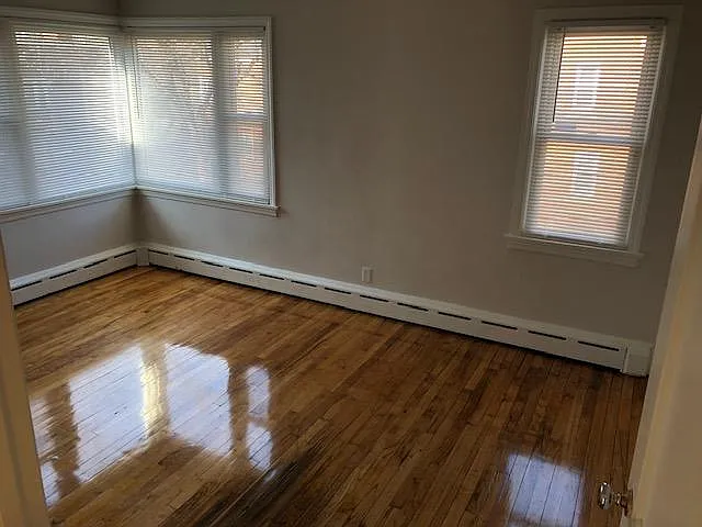 18-34 Benton St — Photo 9