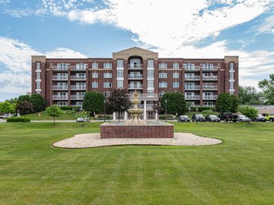 7081 W Touhy Ave APT 405, Niles, IL, 60714