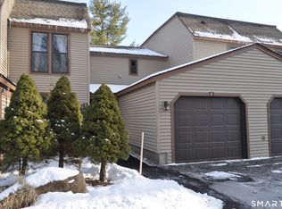 9 Maple Ln #9, Avon, CT 06001