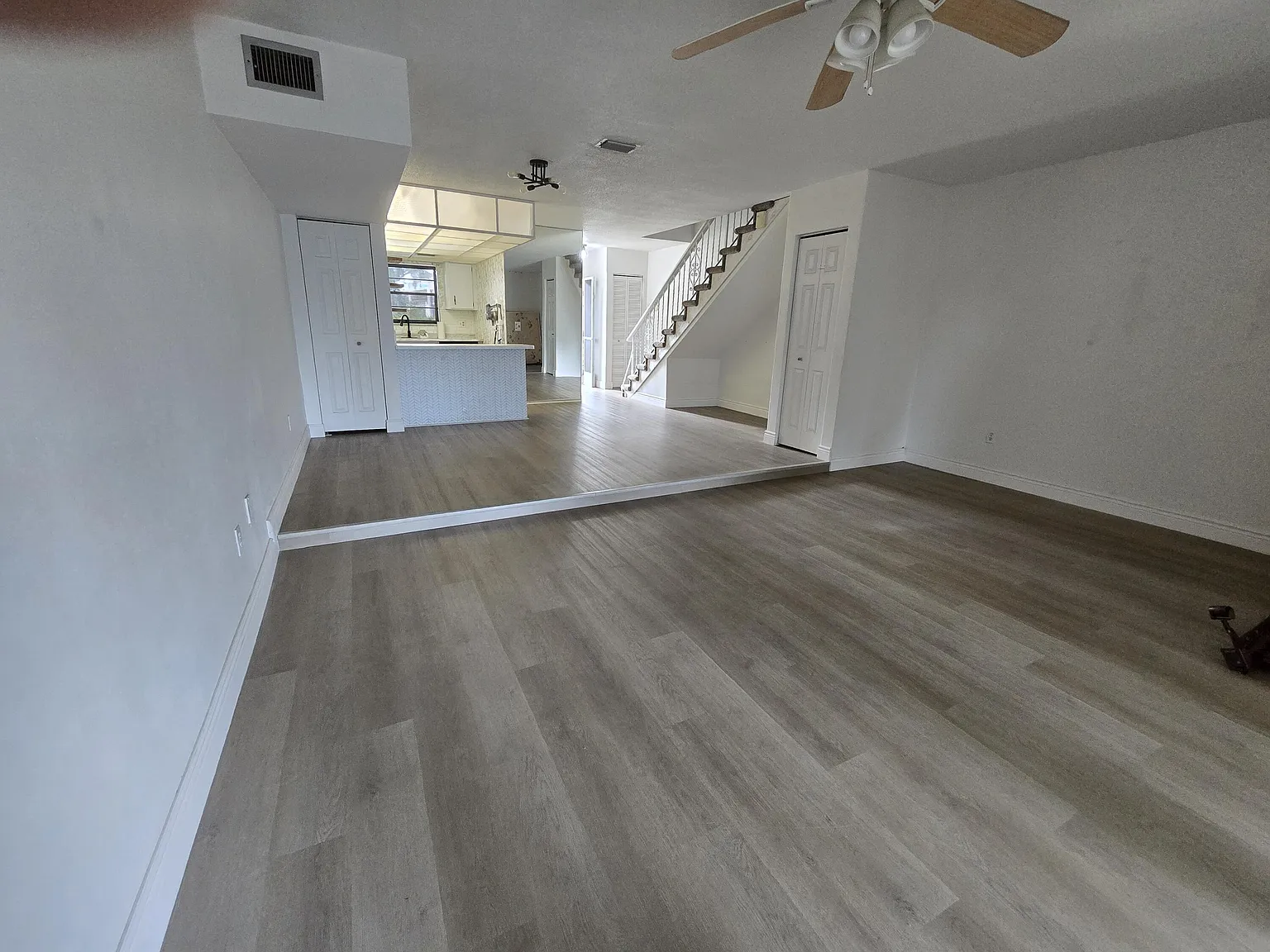 2 bed, 1.5 bath, 1278 sqft, $2,350 — Photo 4