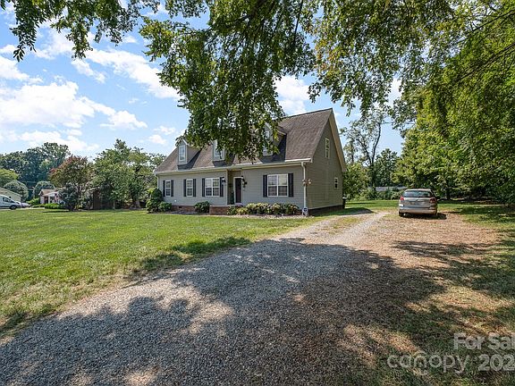 2nd image of 617 N Race St