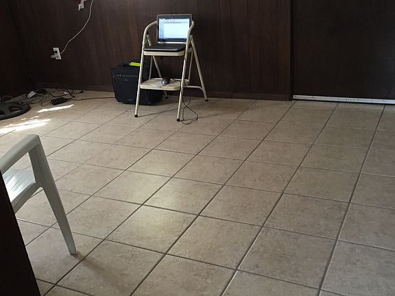 3rd image of 732 Hilton Ave
