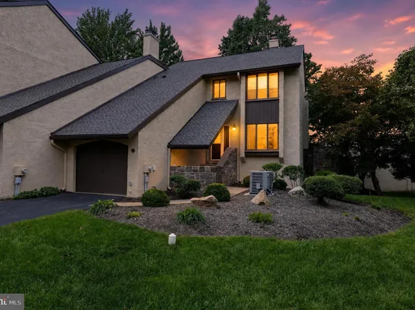 88 Golf Club Dr, Langhorne, PA 19047