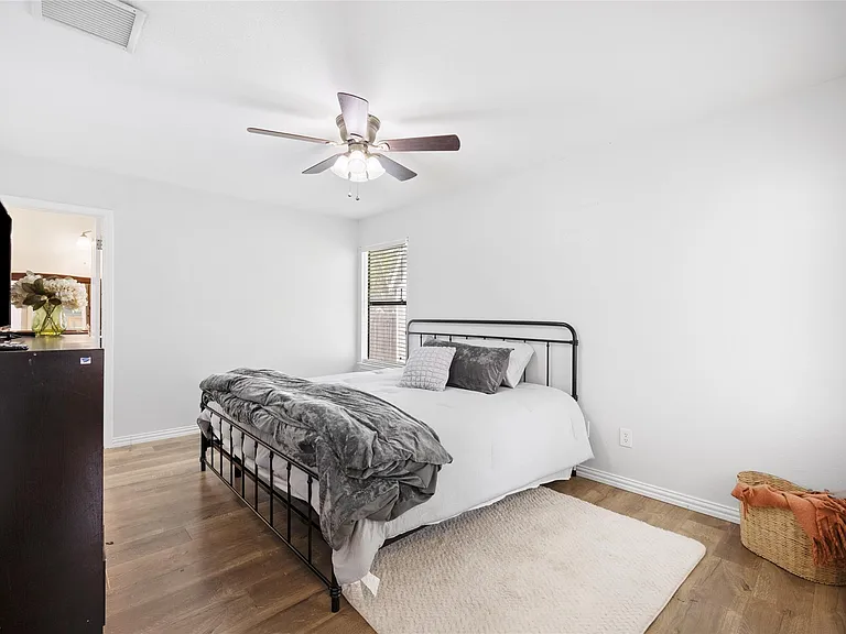 2209 Stirrup Dr — Photo 16