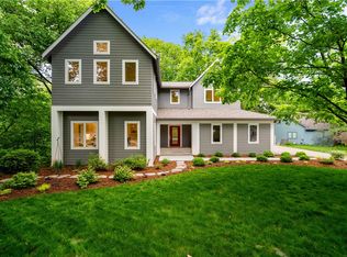 6249 Oakwood Hills Dr, Johnston, IA 50131