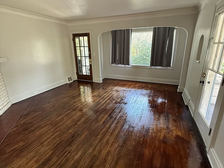 3261 Euclid Heights Blvd #A — Photo 2