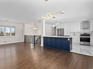 23 Digney Ct, Commack, NY 11725