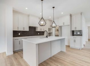 460 N Rivercrest Vw, Cochrane, AB T4C2W9