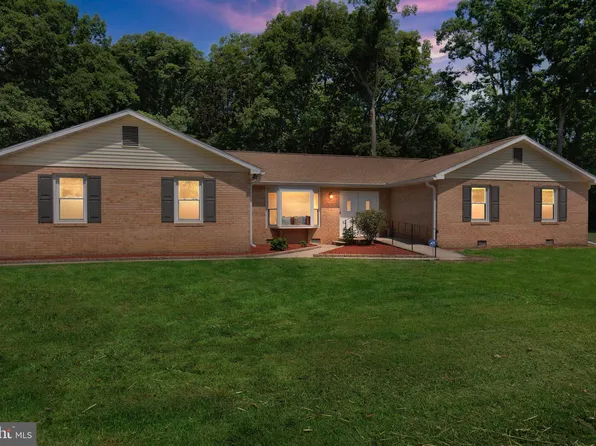 223 Manning Rd E, Accokeek, MD 20607