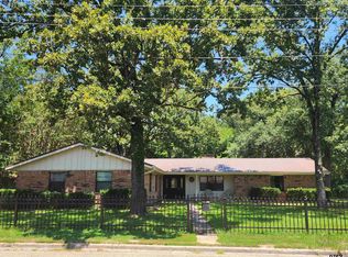 1915 Friendly Ave, Mount Pleasant, TX 75455