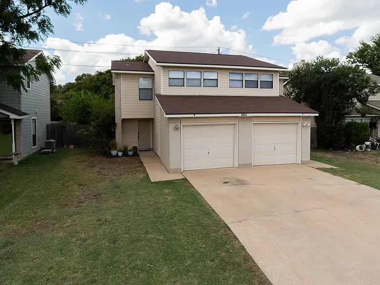 2640 Gwendolyn Ln #B — Photo 3