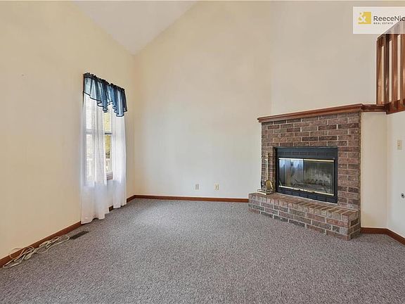 5th image of 512 Valle Dr