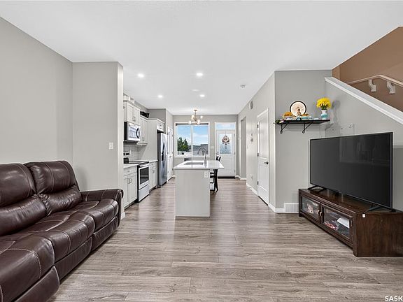 3rd image of 3281 Chuka BOULEVARD