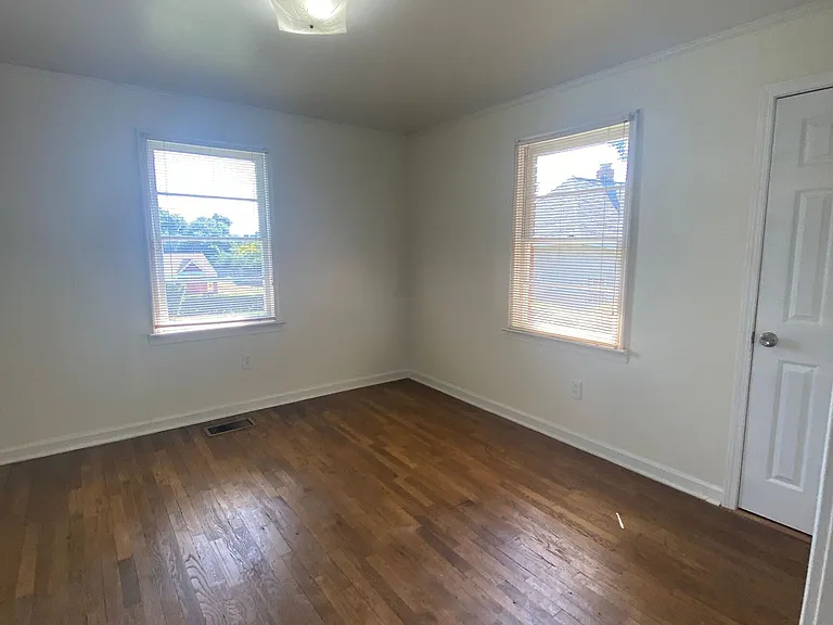 297 Macon Ave — Photo 15