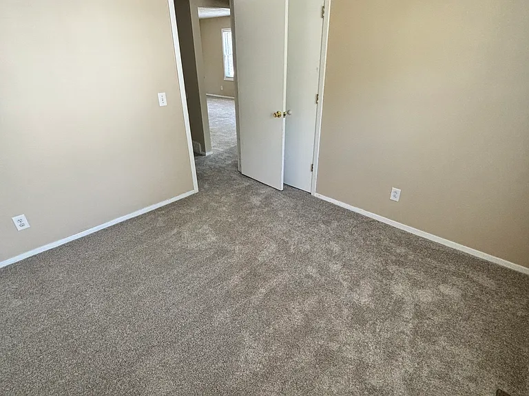 7343 S 71st Ave — Photo 8