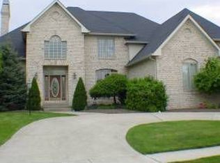 10087 Water Crest Dr, Fishers, IN 46038