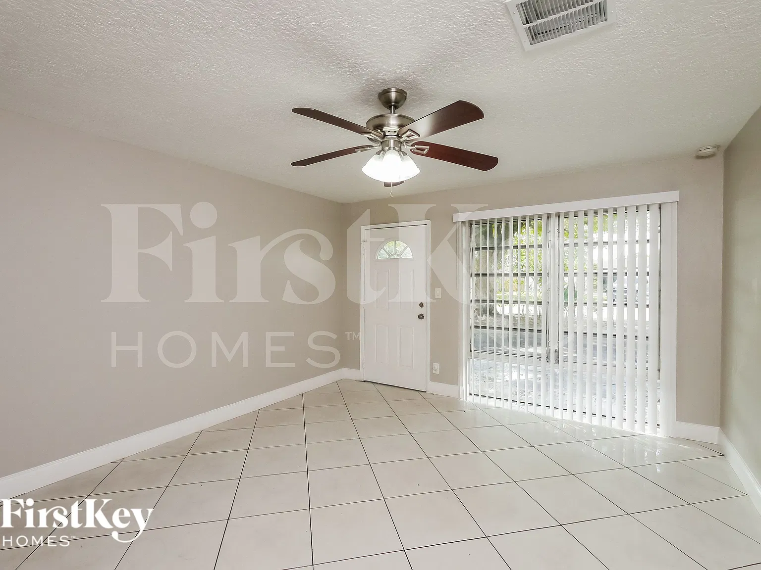 3 bed, 2.0 bath, 1176 sqft, $2,850 — Photo 3