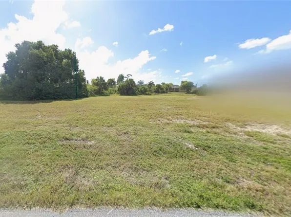 2106 NE 19th Pl, Cape Coral, FL 33909