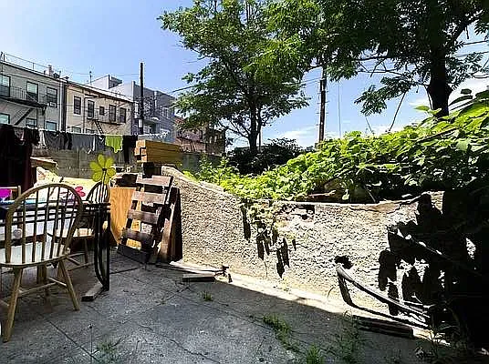 Rented by EXR | media 23