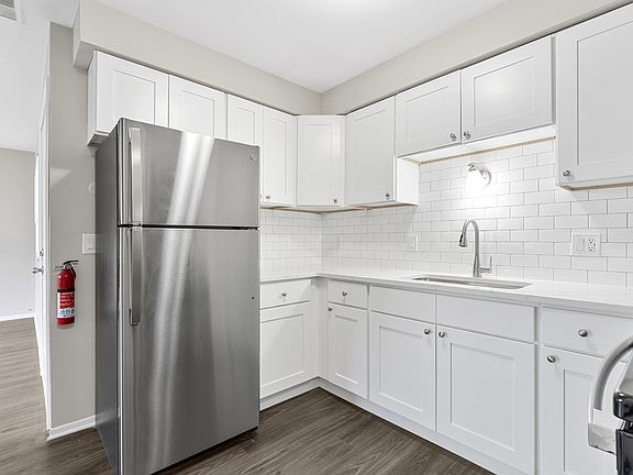 3rd image of 1738 McLain Ave #2
