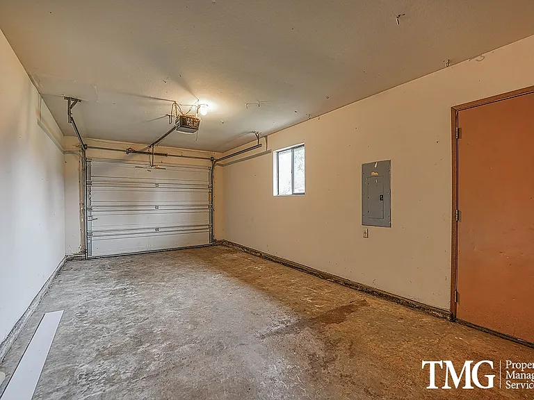 3327 Addy St — Photo 16