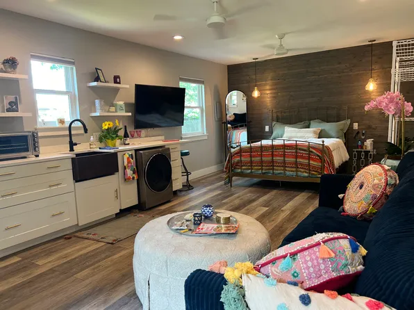 3006 Pinecrest Dr #B, Austin, TX 78757