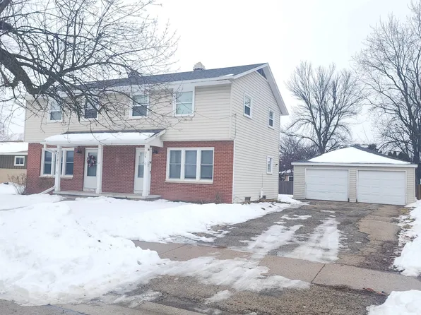 312 E 20th St, Kaukauna, WI 54130