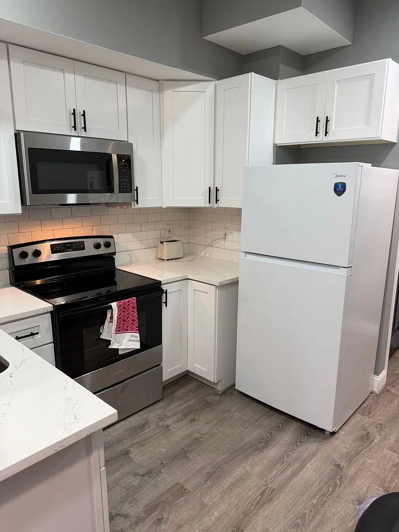 50 Gorman Avenue A - $850 Available (Private Bath) — Photo 3