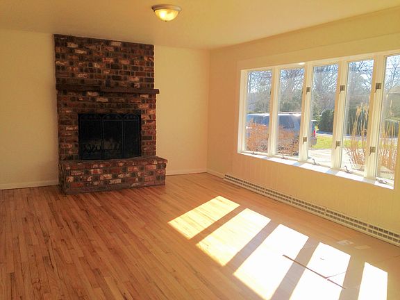 Working Fireplace, HW Floor