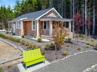 24 Switchback Ln, Pacific Beach, WA 98571