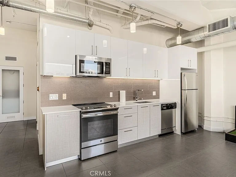 939 S Broadway #1001 — Photo 1