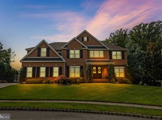 7 Tucker Ct, Laurel Springs, NJ 08021